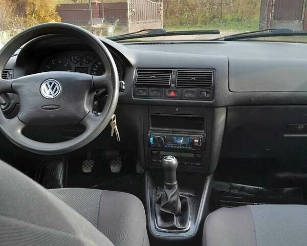 Черный Фольксваген Гольф, объемом двигателя 1.6 л и пробегом 190 тыс. км за 4200 $, фото 13 на Automoto.ua