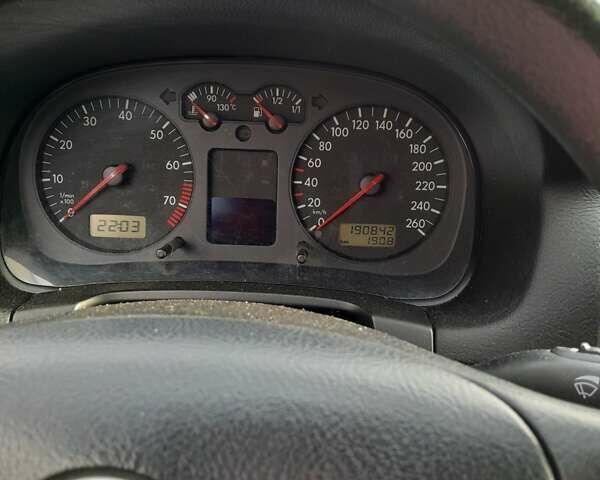 Черный Фольксваген Гольф, объемом двигателя 1.6 л и пробегом 190 тыс. км за 4200 $, фото 11 на Automoto.ua