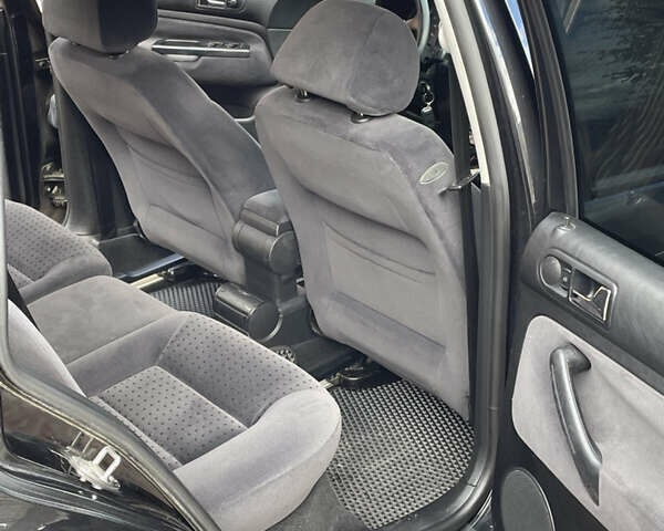 Черный Фольксваген Гольф, объемом двигателя 1.6 л и пробегом 99 тыс. км за 4450 $, фото 9 на Automoto.ua