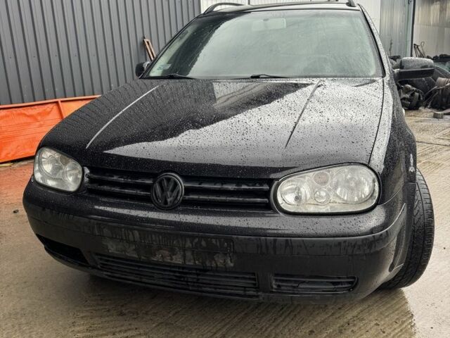 Черный Фольксваген Гольф, объемом двигателя 1.9 л и пробегом 280 тыс. км за 2150 $, фото 3 на Automoto.ua