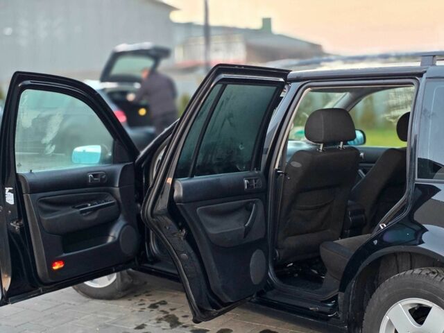 Черный Фольксваген Гольф, объемом двигателя 1.6 л и пробегом 243 тыс. км за 3550 $, фото 19 на Automoto.ua