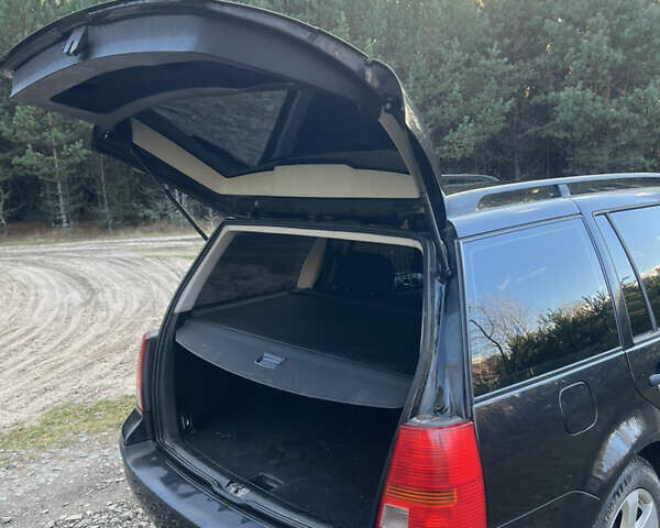 Черный Фольксваген Гольф, объемом двигателя 1.39 л и пробегом 244 тыс. км за 4000 $, фото 4 на Automoto.ua