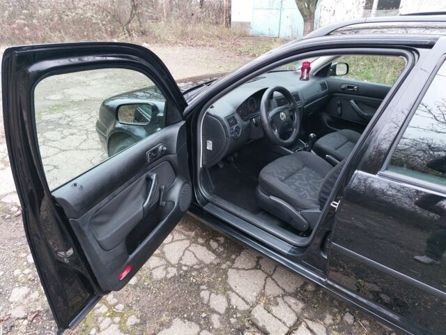 Черный Фольксваген Гольф, объемом двигателя 1.6 л и пробегом 245 тыс. км за 3950 $, фото 9 на Automoto.ua