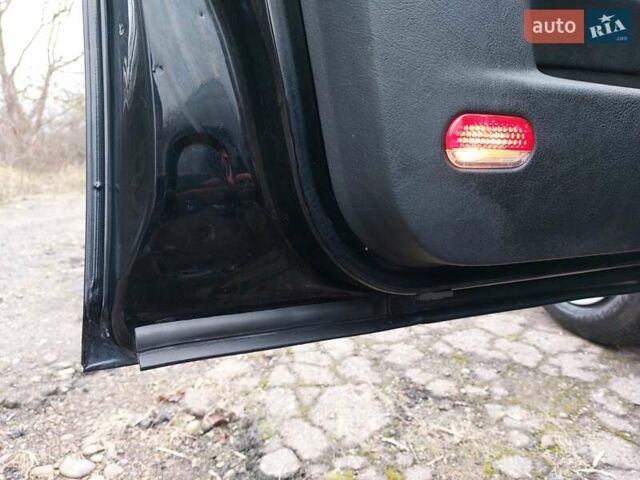 Черный Фольксваген Гольф, объемом двигателя 1.6 л и пробегом 245 тыс. км за 3950 $, фото 28 на Automoto.ua