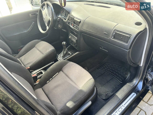 Фольксваген Гольф 2000 в Хмельницком на Automoto.ua Черный Фольксваген Гольф, объемом двигателя 1.6 л и пробегом 220 тыс. км за 3850 $, фото 17 на Automoto.ua