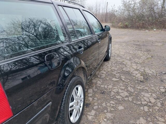 Черный Фольксваген Гольф, объемом двигателя 1.6 л и пробегом 245 тыс. км за 3950 $, фото 22 на Automoto.ua