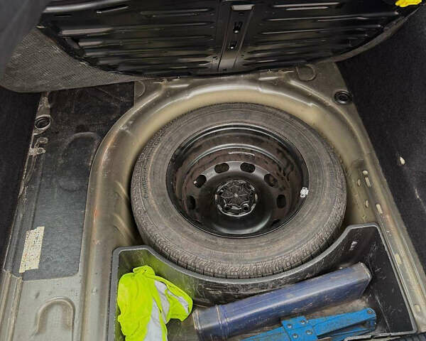 Черный Фольксваген Гольф, объемом двигателя 1.6 л и пробегом 252 тыс. км за 4500 $, фото 16 на Automoto.ua