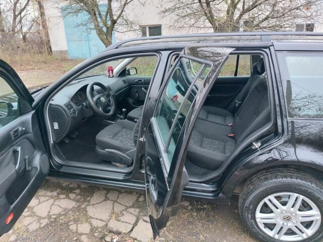 Черный Фольксваген Гольф, объемом двигателя 1.6 л и пробегом 245 тыс. км за 3950 $, фото 16 на Automoto.ua