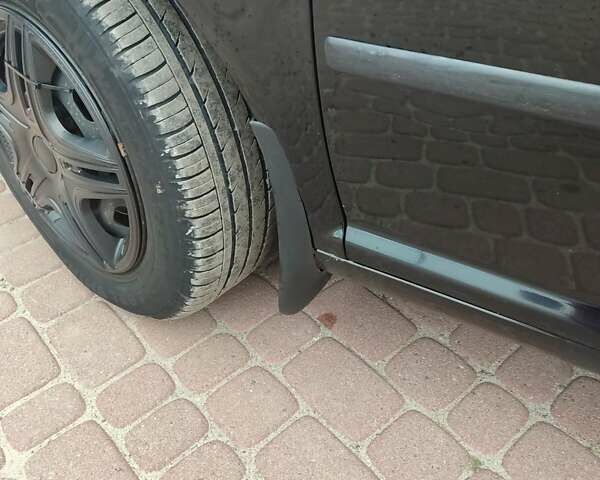 Черный Фольксваген Гольф, объемом двигателя 1.6 л и пробегом 232 тыс. км за 4800 $, фото 12 на Automoto.ua