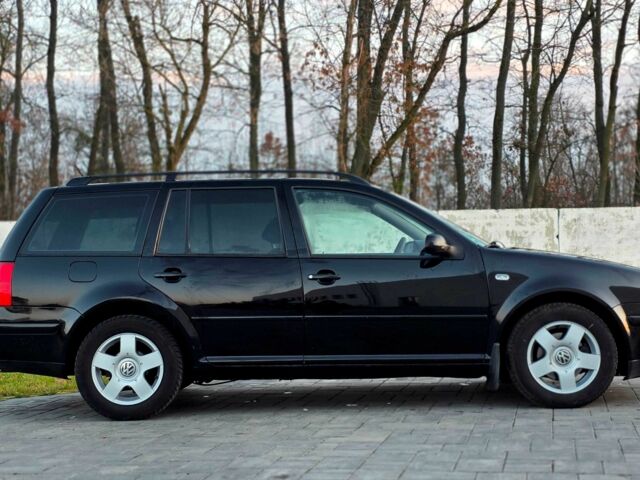 Черный Фольксваген Гольф, объемом двигателя 1.6 л и пробегом 243 тыс. км за 3550 $, фото 4 на Automoto.ua