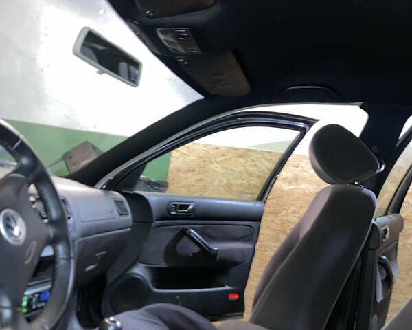 Черный Фольксваген Гольф, объемом двигателя 1.9 л и пробегом 250 тыс. км за 4600 $, фото 1 на Automoto.ua