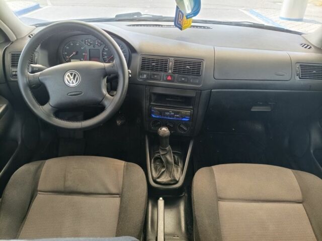 Черный Фольксваген Гольф, объемом двигателя 1.4 л и пробегом 369 тыс. км за 4100 $, фото 5 на Automoto.ua