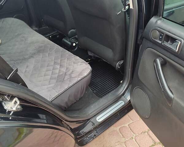 Черный Фольксваген Гольф, объемом двигателя 1.6 л и пробегом 232 тыс. км за 4800 $, фото 8 на Automoto.ua