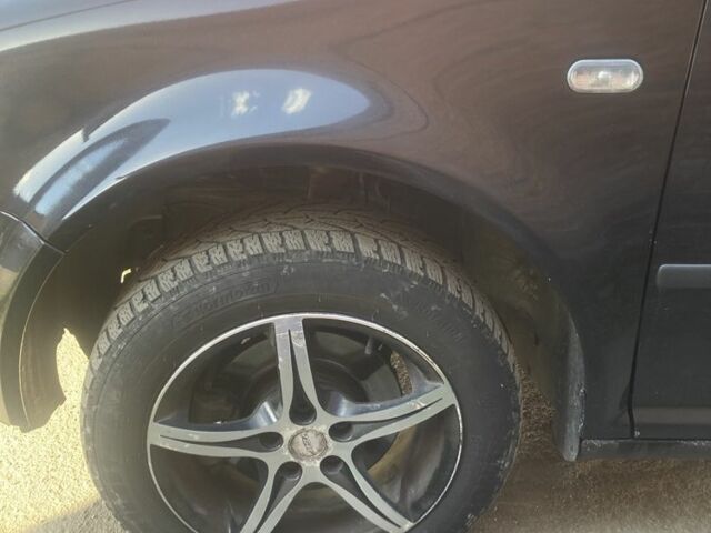 Черный Фольксваген Гольф, объемом двигателя 1.9 л и пробегом 350 тыс. км за 4900 $, фото 5 на Automoto.ua