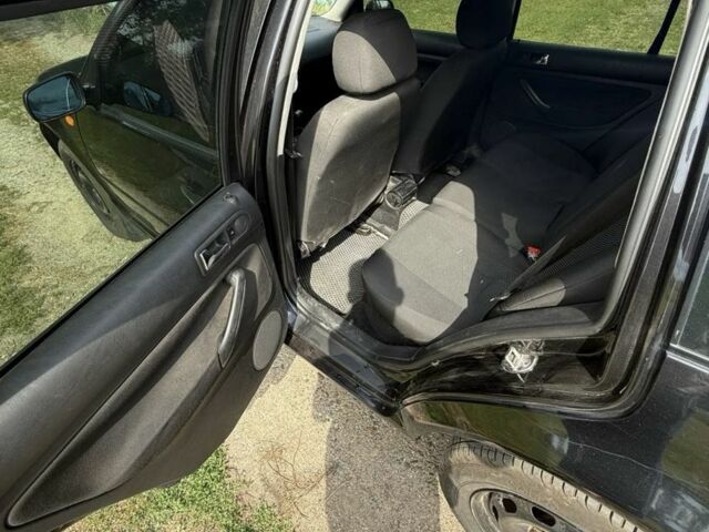 Чорний Фольксваген Гольф, об'ємом двигуна 1.6 л та пробігом 250 тис. км за 2955 $, фото 5 на Automoto.ua