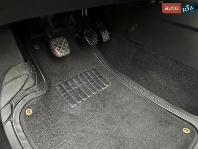 Фольксваген Гольф 2001 в Хмельницком на Automoto.ua Черный Фольксваген Гольф, объемом двигателя 1.98 л и пробегом 234 тыс. км за 4900 $, фото 23 на Automoto.ua