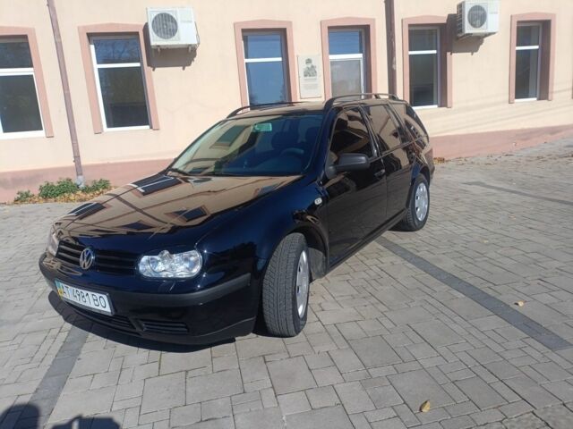 Черный Фольксваген Гольф, объемом двигателя 1.4 л и пробегом 243 тыс. км за 3700 $, фото 2 на Automoto.ua