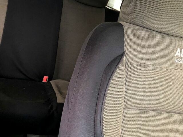 Черный Фольксваген Гольф, объемом двигателя 1.6 л и пробегом 271 тыс. км за 4000 $, фото 4 на Automoto.ua