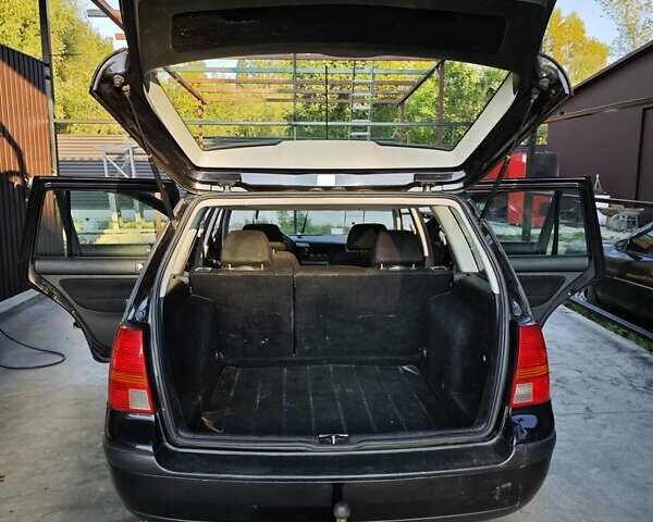 Черный Фольксваген Гольф, объемом двигателя 1.6 л и пробегом 350 тыс. км за 4100 $, фото 11 на Automoto.ua