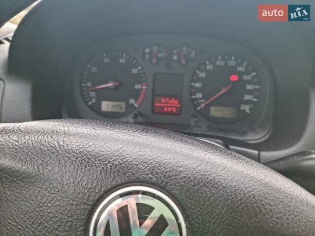 Черный Фольксваген Гольф, объемом двигателя 1.4 л и пробегом 300 тыс. км за 3900 $, фото 3 на Automoto.ua