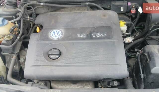 Черный Фольксваген Гольф, объемом двигателя 1.6 л и пробегом 269 тыс. км за 4600 $, фото 12 на Automoto.ua