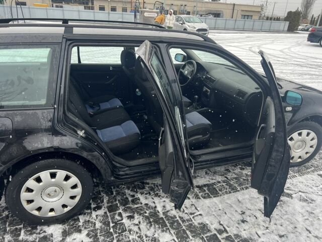 Черный Фольксваген Гольф, объемом двигателя 1.6 л и пробегом 280 тыс. км за 3700 $, фото 7 на Automoto.ua