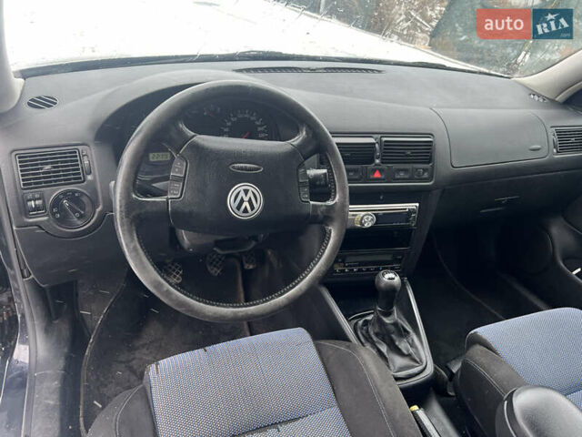 Черный Фольксваген Гольф, объемом двигателя 1.6 л и пробегом 280 тыс. км за 3700 $, фото 9 на Automoto.ua