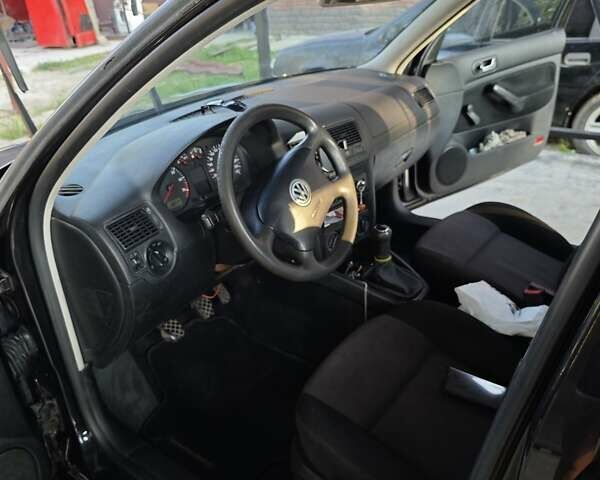 Черный Фольксваген Гольф, объемом двигателя 1.6 л и пробегом 350 тыс. км за 4100 $, фото 7 на Automoto.ua