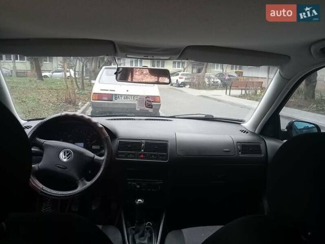 Черный Фольксваген Гольф, объемом двигателя 1.39 л и пробегом 280 тыс. км за 3600 $, фото 10 на Automoto.ua