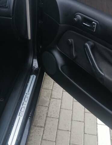 Черный Фольксваген Гольф, объемом двигателя 1.6 л и пробегом 269 тыс. км за 4600 $, фото 15 на Automoto.ua