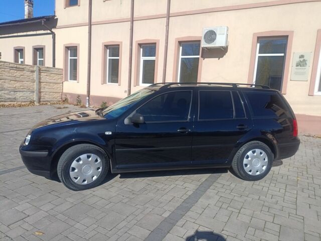 Черный Фольксваген Гольф, объемом двигателя 1.4 л и пробегом 243 тыс. км за 3700 $, фото 3 на Automoto.ua