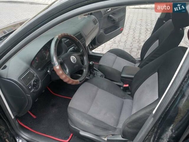 Черный Фольксваген Гольф, объемом двигателя 1.39 л и пробегом 280 тыс. км за 3600 $, фото 6 на Automoto.ua