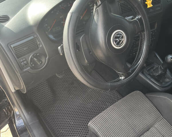 Черный Фольксваген Гольф, объемом двигателя 1.6 л и пробегом 251 тыс. км за 4300 $, фото 10 на Automoto.ua