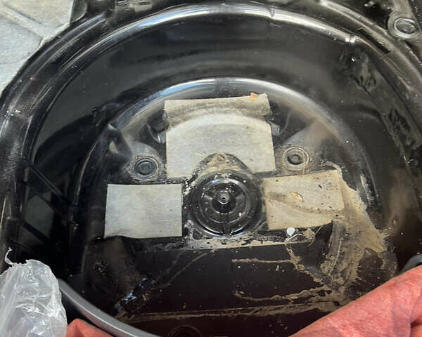 Черный Фольксваген Гольф, объемом двигателя 1.6 л и пробегом 251 тыс. км за 4300 $, фото 20 на Automoto.ua