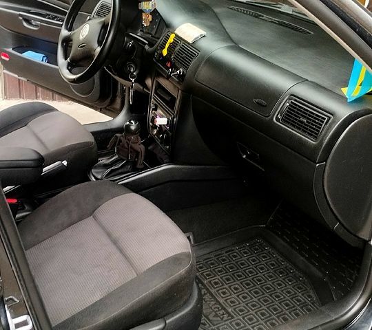 Фольксваген Гольф 2001 в Корсунь-Шевченковском на Automoto.ua Черный Фольксваген Гольф, объемом двигателя 1.6 л и пробегом 240 тыс. км за 4900 $, фото 8 на Automoto.ua