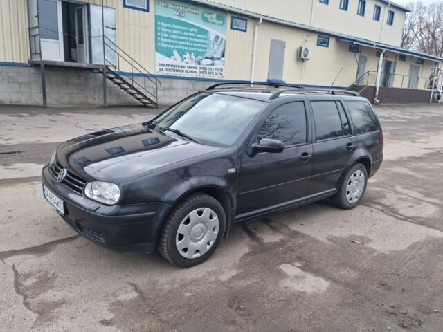 Черный Фольксваген Гольф, объемом двигателя 1.4 л и пробегом 300 тыс. км за 3900 $, фото 3 на Automoto.ua