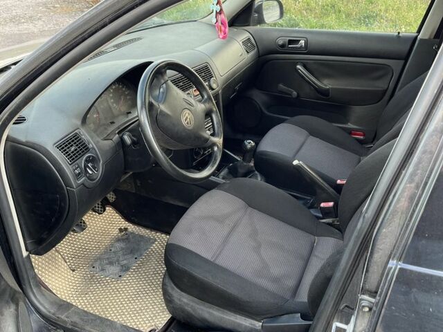 Черный Фольксваген Гольф, объемом двигателя 1.9 л и пробегом 400 тыс. км за 2500 $, фото 4 на Automoto.ua