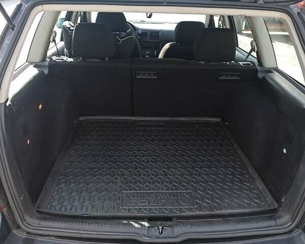 Чорний Фольксваген Гольф, об'ємом двигуна 1.6 л та пробігом 213 тис. км за 4500 $, фото 9 на Automoto.ua