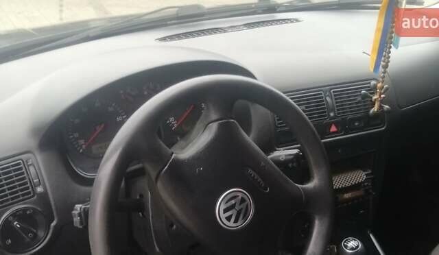 Черный Фольксваген Гольф, объемом двигателя 1.6 л и пробегом 269 тыс. км за 4600 $, фото 23 на Automoto.ua