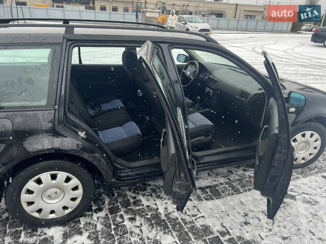 Черный Фольксваген Гольф, объемом двигателя 1.6 л и пробегом 280 тыс. км за 3700 $, фото 8 на Automoto.ua