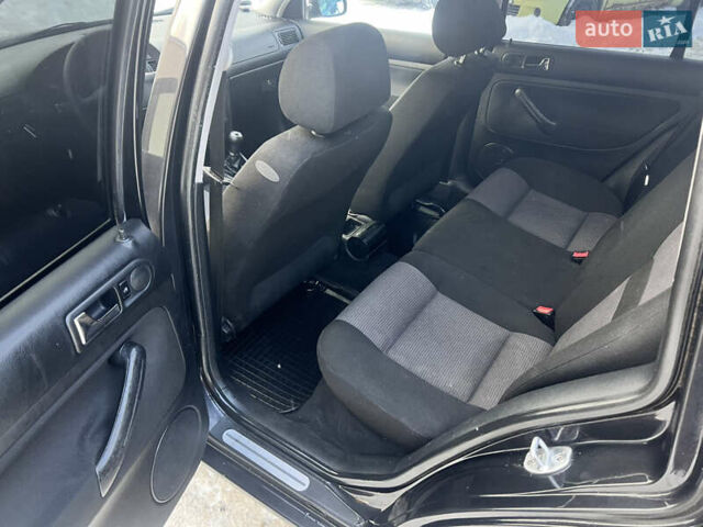 Черный Фольксваген Гольф, объемом двигателя 1.6 л и пробегом 165 тыс. км за 5300 $, фото 9 на Automoto.ua