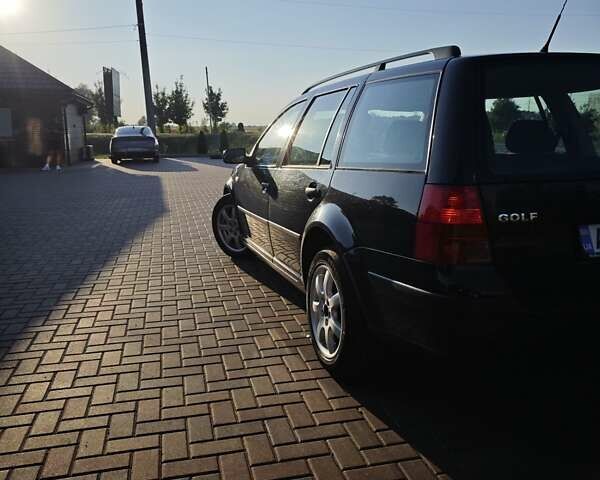 Черный Фольксваген Гольф, объемом двигателя 1.6 л и пробегом 350 тыс. км за 4100 $, фото 1 на Automoto.ua