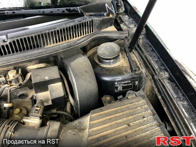 Черный Фольксваген Гольф, объемом двигателя 1.6 л и пробегом 271 тыс. км за 4000 $, фото 7 на Automoto.ua