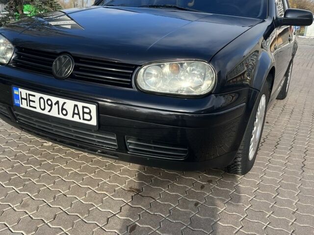 Черный Фольксваген Гольф, объемом двигателя 1.6 л и пробегом 251 тыс. км за 4300 $, фото 1 на Automoto.ua