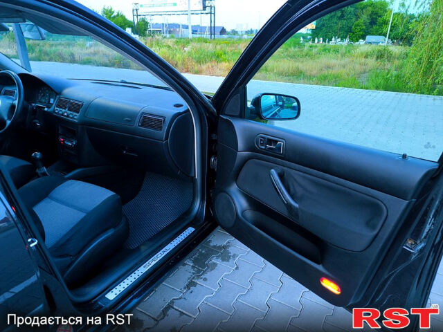 Чорний Фольксваген Гольф, об'ємом двигуна 1.6 л та пробігом 292 тис. км за 4500 $, фото 10 на Automoto.ua