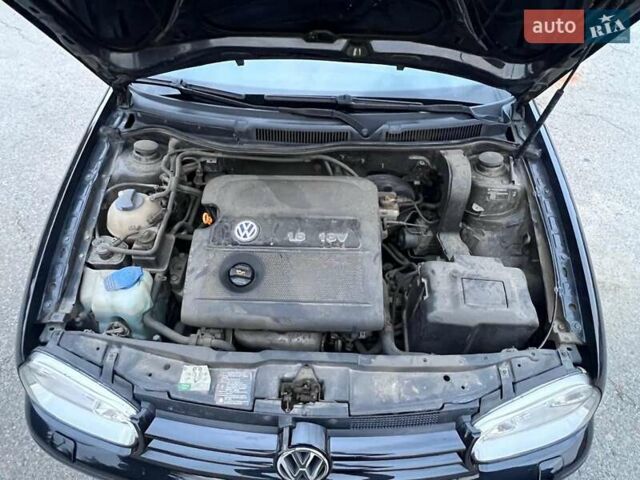 Черный Фольксваген Гольф, объемом двигателя 1.6 л и пробегом 272 тыс. км за 4500 $, фото 35 на Automoto.ua
