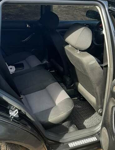 Черный Фольксваген Гольф, объемом двигателя 1.9 л и пробегом 314 тыс. км за 5000 $, фото 12 на Automoto.ua