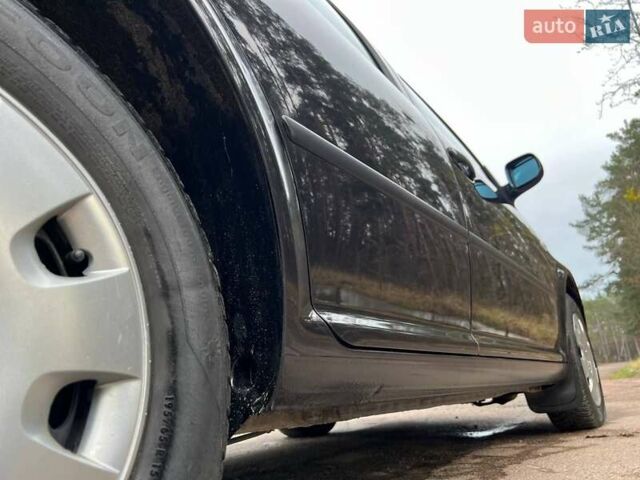 Черный Фольксваген Гольф, объемом двигателя 1.6 л и пробегом 241 тыс. км за 4200 $, фото 38 на Automoto.ua