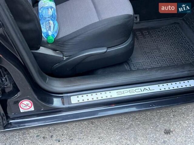 Черный Фольксваген Гольф, объемом двигателя 1.6 л и пробегом 272 тыс. км за 4500 $, фото 34 на Automoto.ua