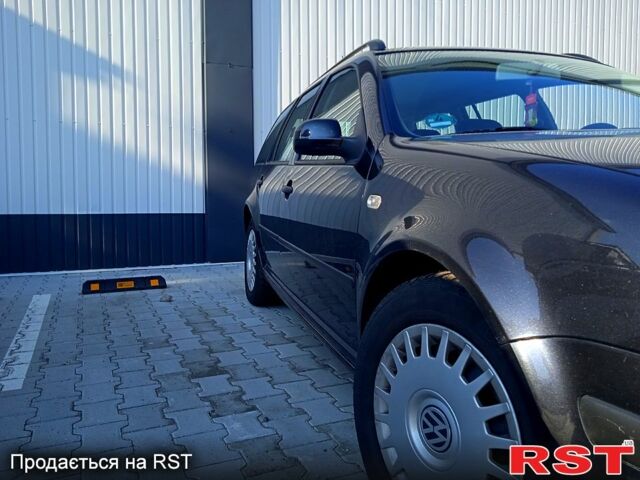 Черный Фольксваген Гольф, объемом двигателя 1.6 л и пробегом 200 тыс. км за 4800 $, фото 2 на Automoto.ua